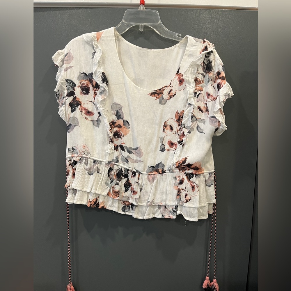 Floral top with ties in the side